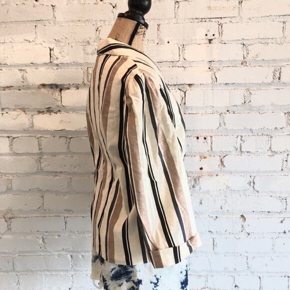 PJ's summer blazer. M/L. EUC. Needs some steaming - Picture 4 of 9